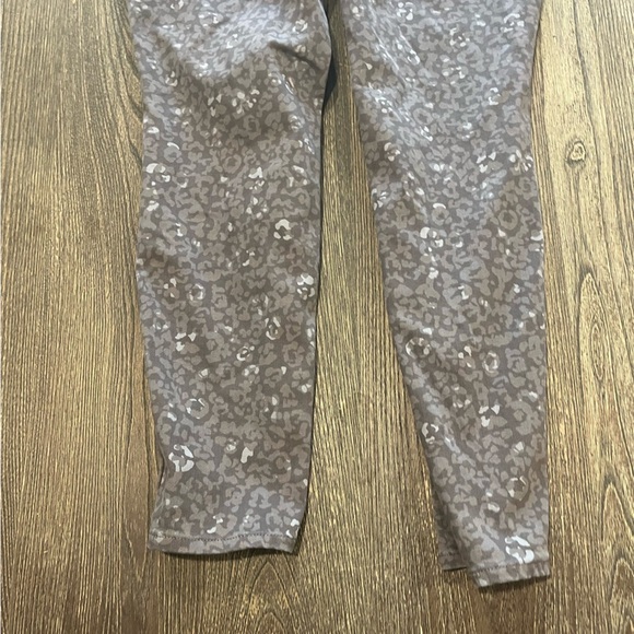 Talbots Jegging Jeans Pockets Casual Stretch Denim Leopard Print Gray Size 8P - Picture 10 of 12